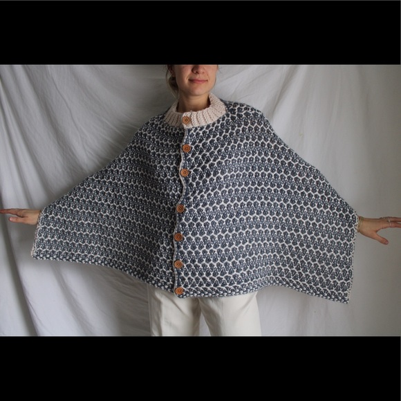 Knit Poncho - Picture 3 of 5